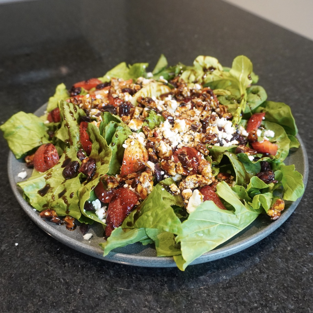Ensalada de Fresas con Queso de Cabra