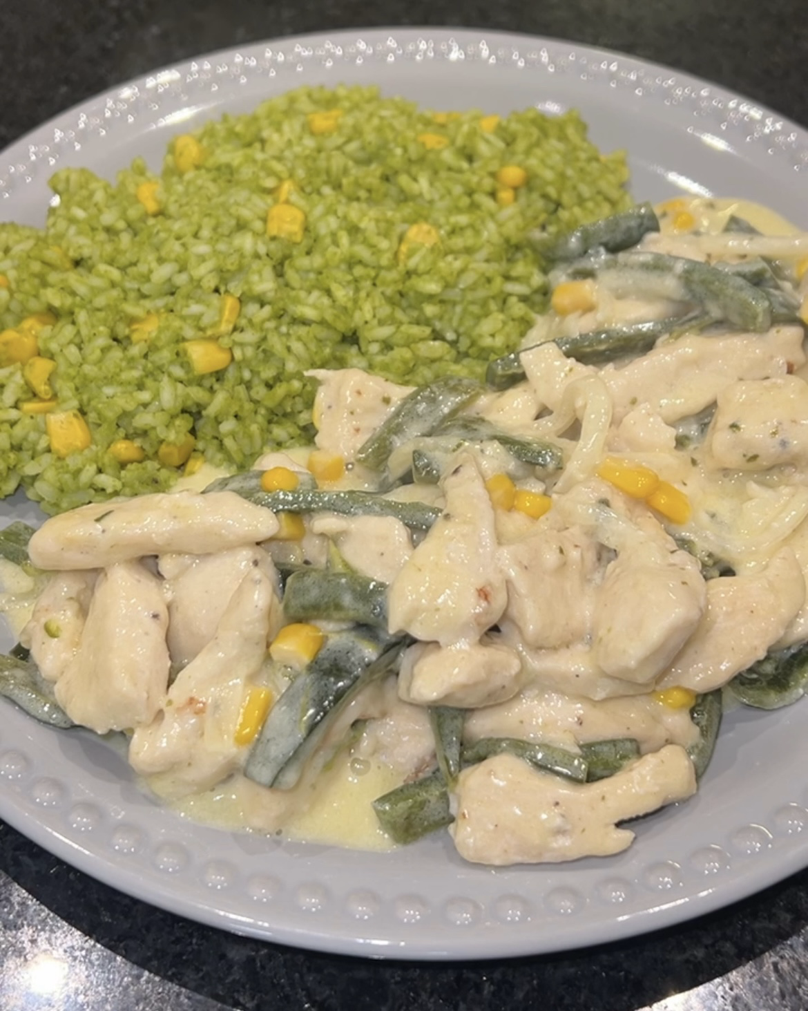Pollo en Crema con Rajas